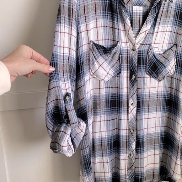 Tinsel Hattie Two Pocket
Lightweight Flannel Button Down - Picture 6 of 11